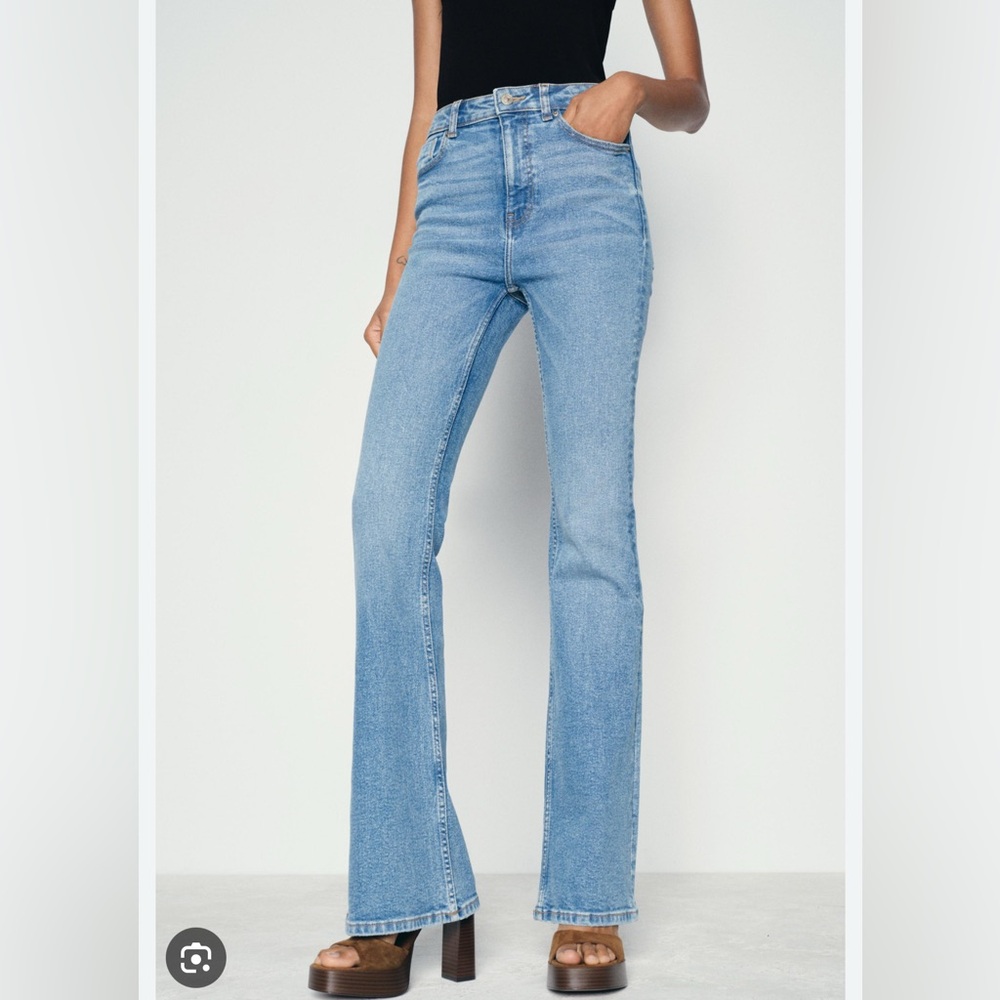 Zara Flare Fit Jeans